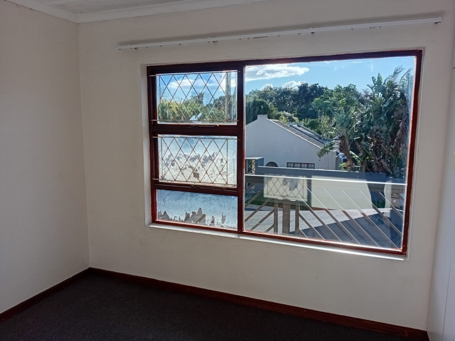 1 Bedroom Property for Sale in Bonza Bay Eastern Cape